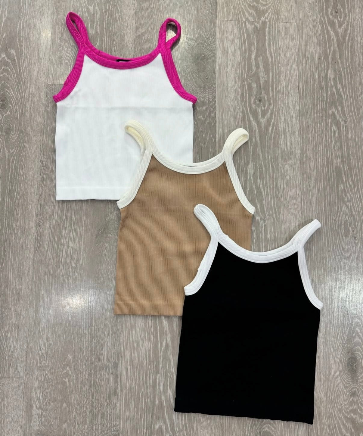 Crop Básico Contrastado